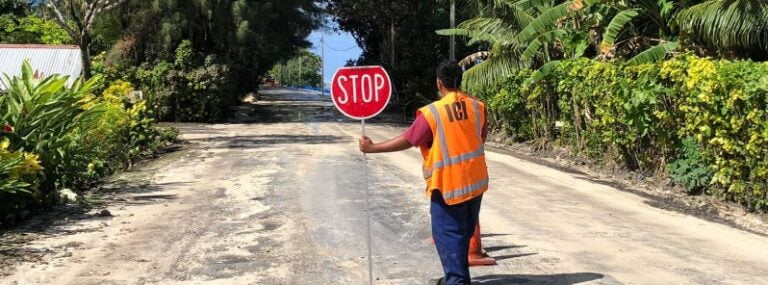 huge swells impact cook islands - radio cook islands