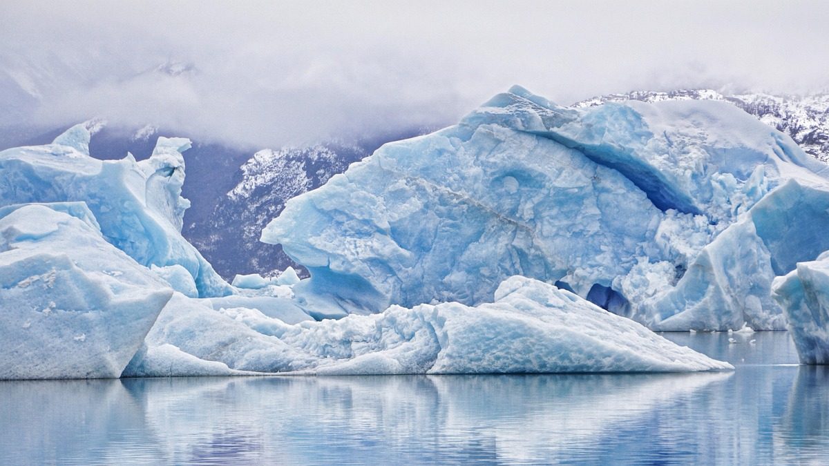 Argentina closes border crossing as record-breaking polar wave sweeps across Chile