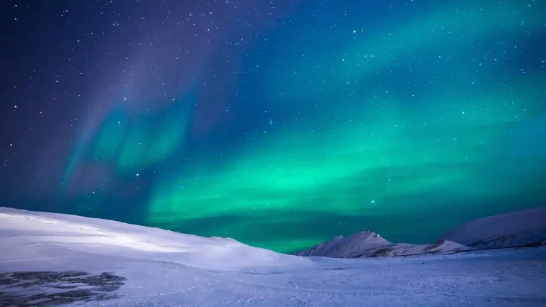 aurora borealis by noel bauza