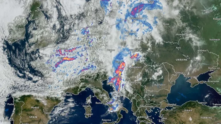 europe satellite image with rainfall radar at 0940 utc on july 7 2025