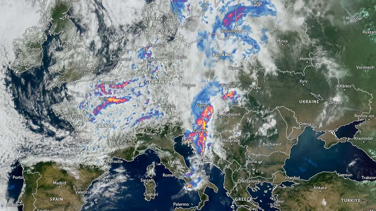 europe satellite image with rainfall radar at 0940 utc on july 7 2025