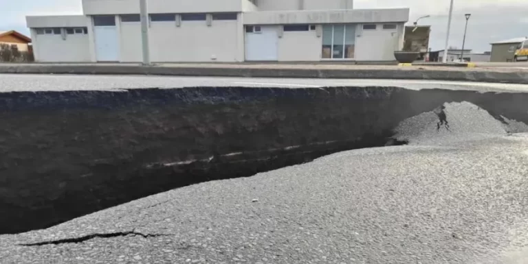 Graben-like formation in Grindavik still forming and mechanically active, Iceland