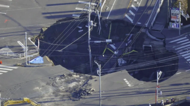 Japan sinkhole near Tokyo
