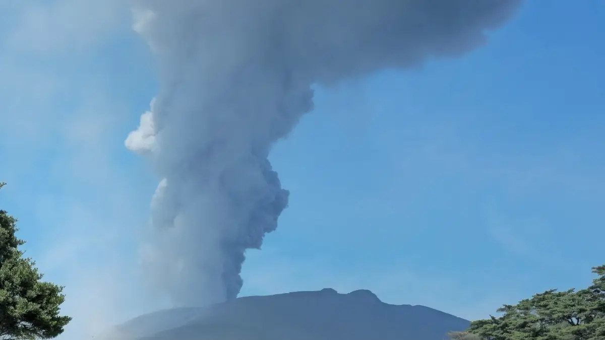 kirishimayama shinmoedake eruption july 2 2025