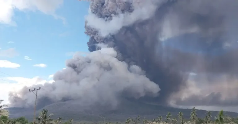 lewotobi eruption indonesia november 7 2024 f