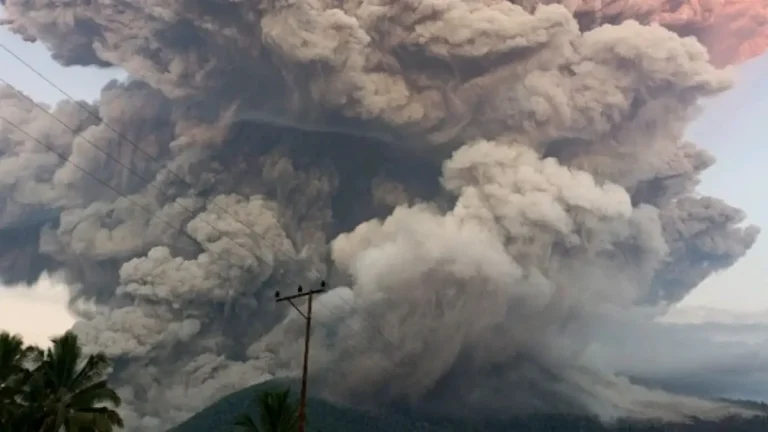 lewotobi lakilaki eruption june 17 2025