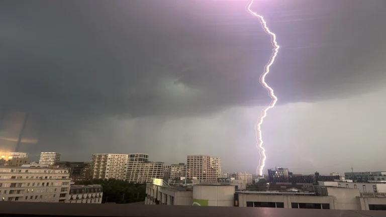 lightning strikes france june 25-26 2025