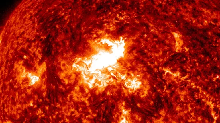 m8.1 solar flare may 31 2025 sdo aia 304
