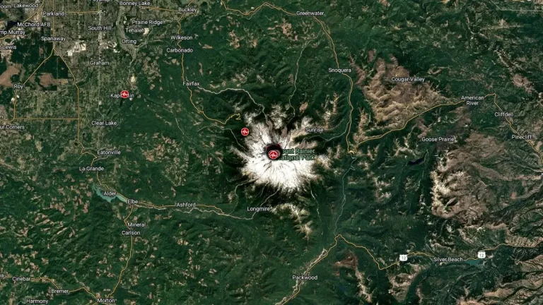 mount rainier washington earthquake swarm map july 8 2025