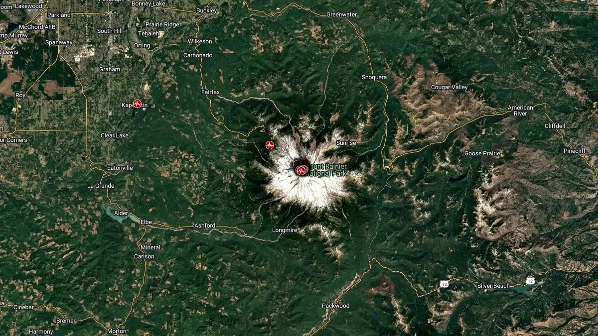 mount rainier washington earthquake swarm map july 8 2025