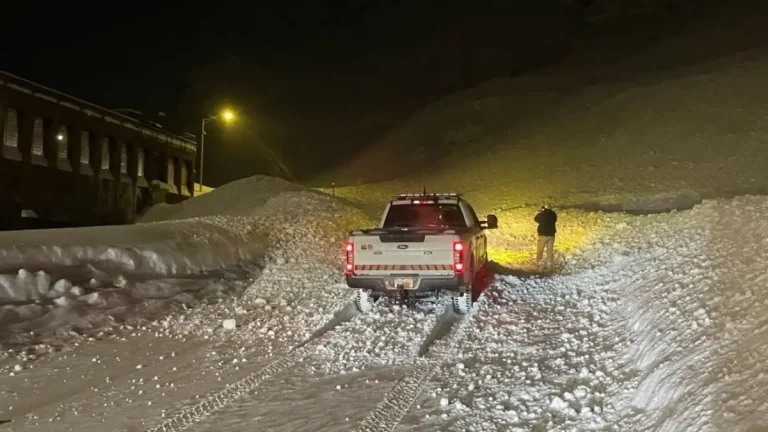 Multiple crashes reported as polar vortex brings extreme cold to central U.S. february 2025
