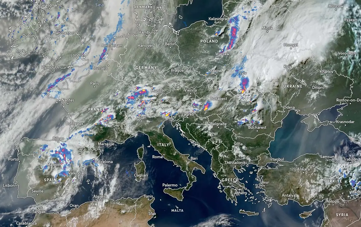 satellite image europe with rainfall radar 1510 utc june 3 2025