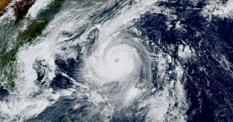 satellite image of typhoon kong-rey at 0730 utc on october 29 2024 himawari-9