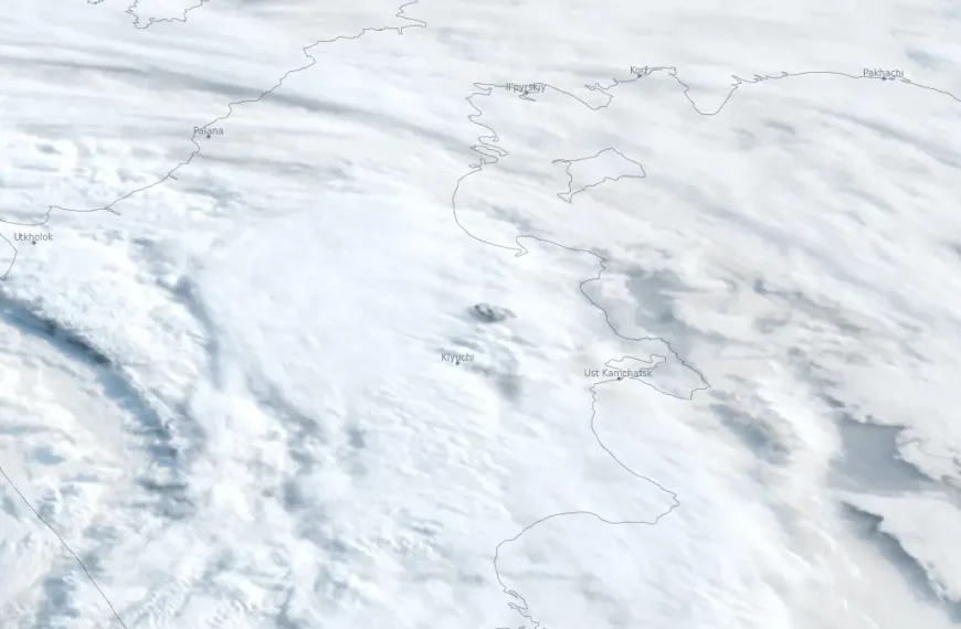 sheveluch volcano eruption satellite image at 1900 utc on may 16 2025