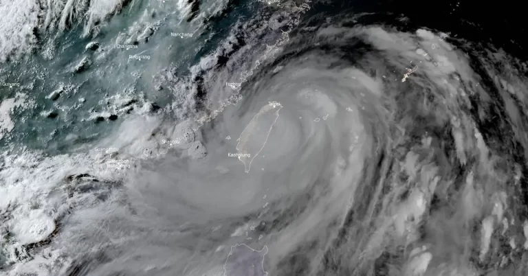 typhoon gaemi carina at 10 utc on july 24 2024 f