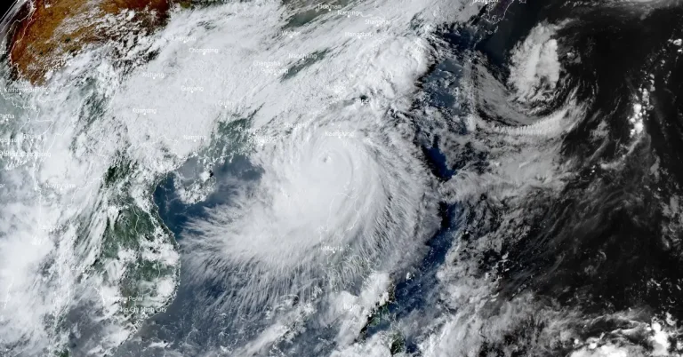 typhoon krathon at 0810 utc on october 1 2024 jma himawari-9
