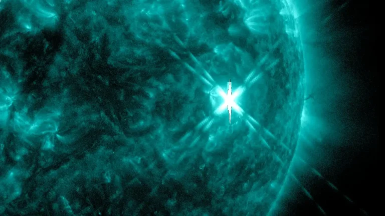 x1.1 solar flare may 25 2025 sdo aia 131 f